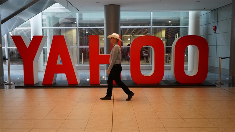 How to keep your cool as summer travel at YYC heats up